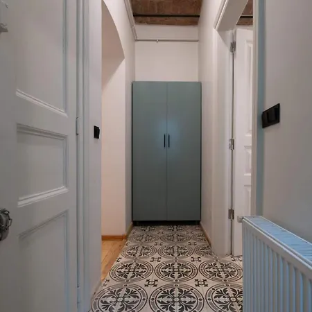 Apartman Spacious Rustic 2 Bedroom Few Steps From Galata Tower Isztambul