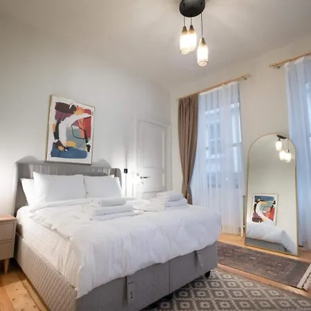 Apartment Spacious Rustic 2 Bedroom Few Steps From Galata Tower *