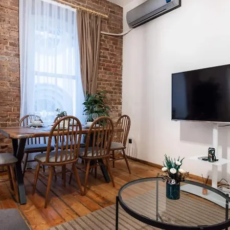 Spacious Rustic 2 Bedroom Few Steps From Galata Tower Apartment