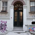 公寓 Spacious Rustic 2 Bedroom Few Steps From Galata Tower *
